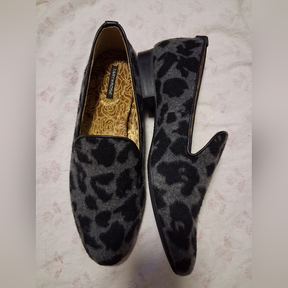 NEW! Size 10.5 B Taryn Rose Gray Fuzzy Animal Print Loafers - Picture 3 of 7